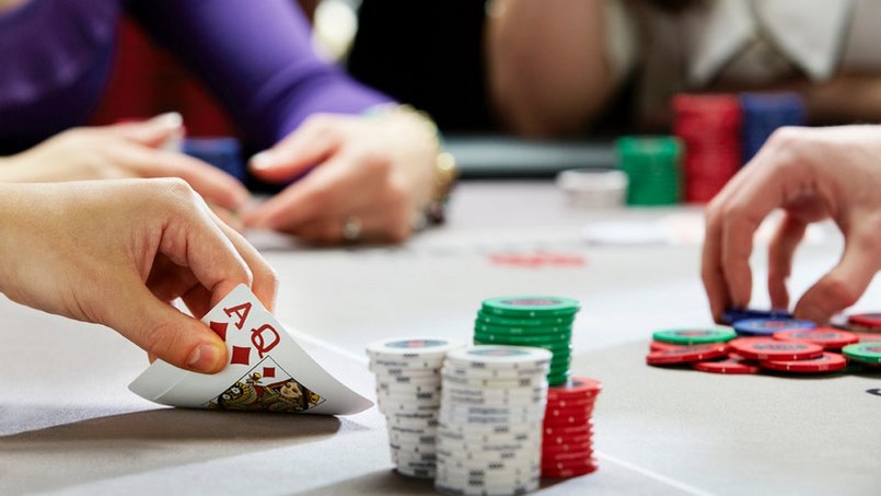 Mỗi người chơi Poker sẽ có cho mình một lối chơi riêng biệt và hiểu biết các lối chơi khác nhau sẽ giúp người chơi cá cược hiệu quả hơn